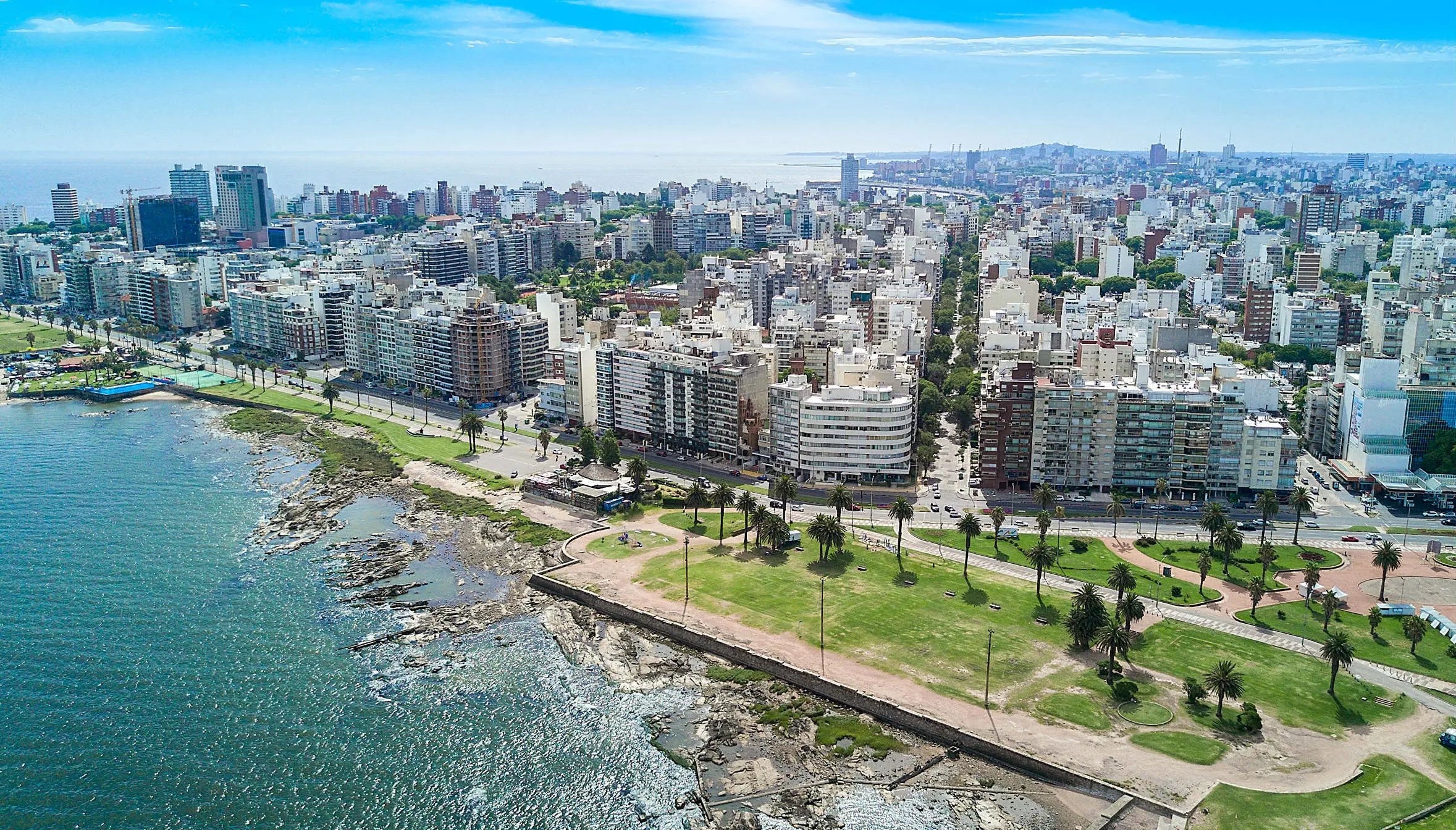 Skyline de Montevideo, edificios donde Excellent presta servicios